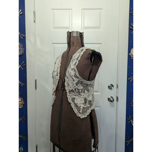 Sz M Lace Cropped Vest - So Boho! - Picture 6 of 11